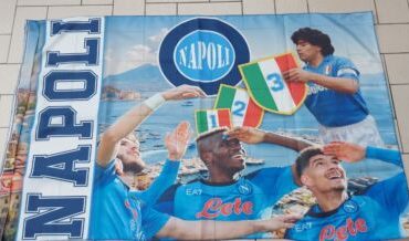 Bandiera Ssc Napoli 150x90 Campione D'italia 3°Scudetto Maradona + OMAGGIO